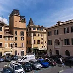 Trastevere At Piazza Giuditta Arcuati Suite