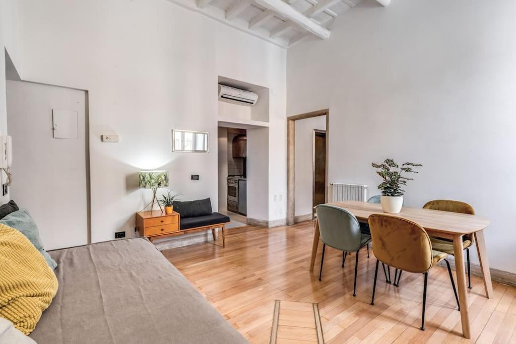 Apartment Trastevere At Piazza Giuditta Arcuati *