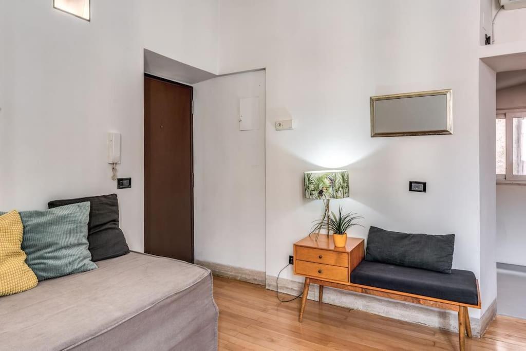 Apartment Trastevere At Piazza Giuditta Arcuati Rome